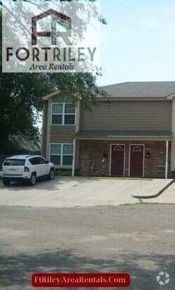 Building Photo - 821 Cleary Dr