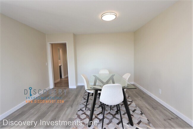 Foto del edificio - 3 br, 3 bath House - 4634 Davenport Ave.