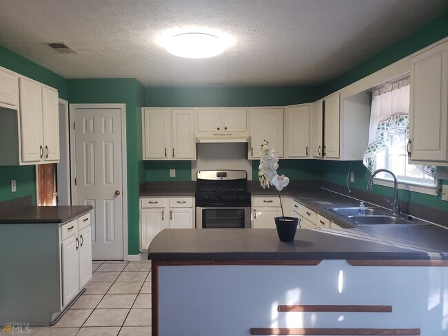 Building Photo - 408 Lake Front Ct