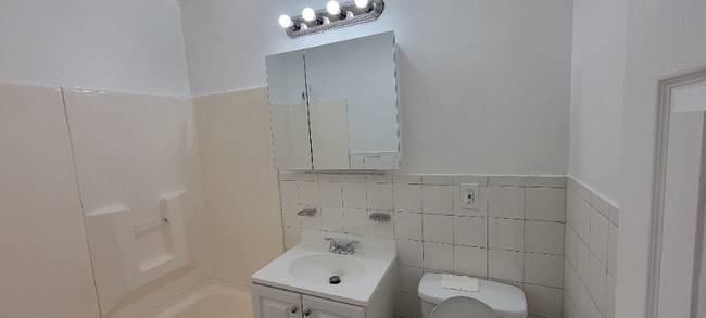 Foto del edificio - 101-103-103 Shultas Pl
