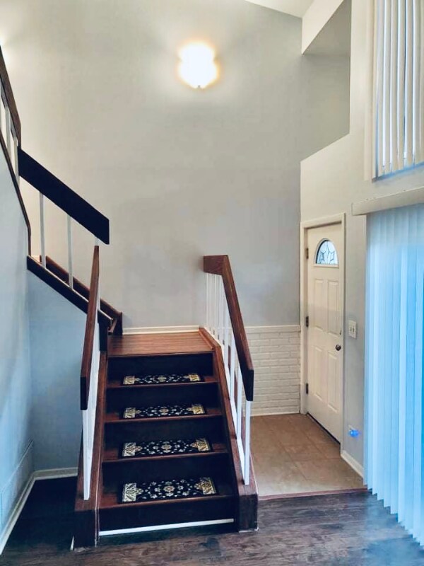 Building Photo - 1019 Emerald Dr