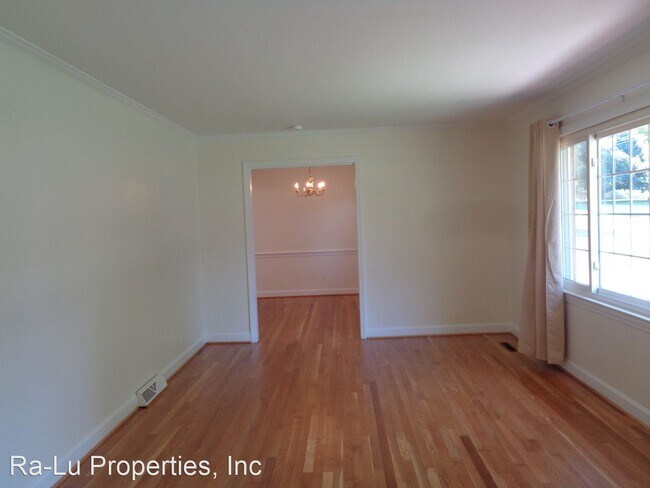 Building Photo - 3 br, 2 bath House - 251 Commonwealth Dr.