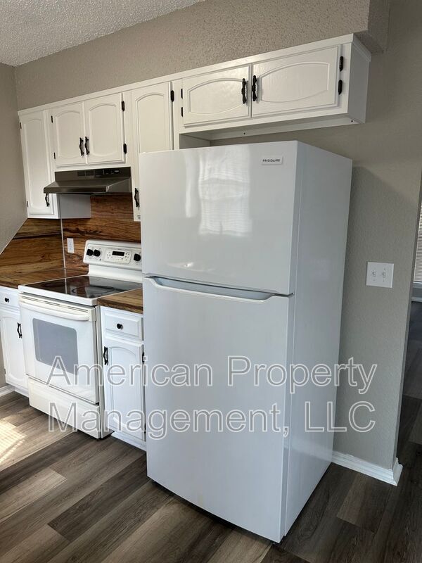 Foto del edificio - 1562 E 68th St
