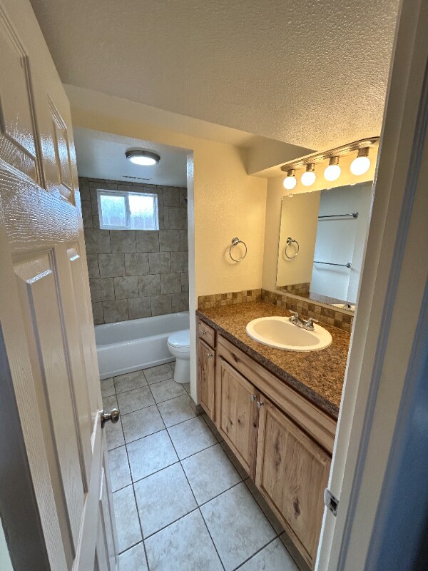 Foto del edificio - 1015 Roosevelt Ave