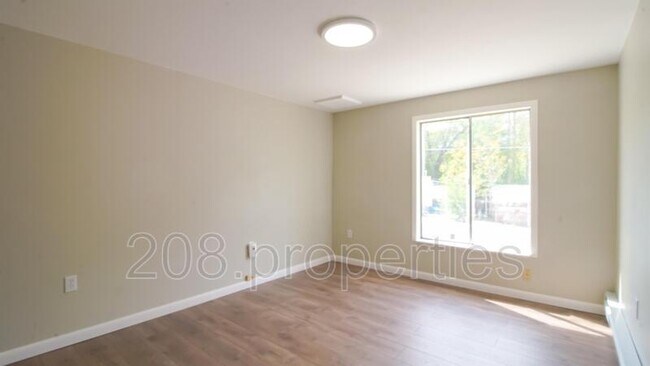 Foto del edificio - 2820 Rose Hill St