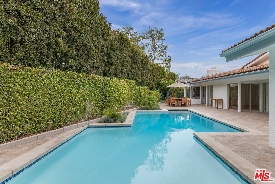 Foto principal - 650 N Tigertail Rd