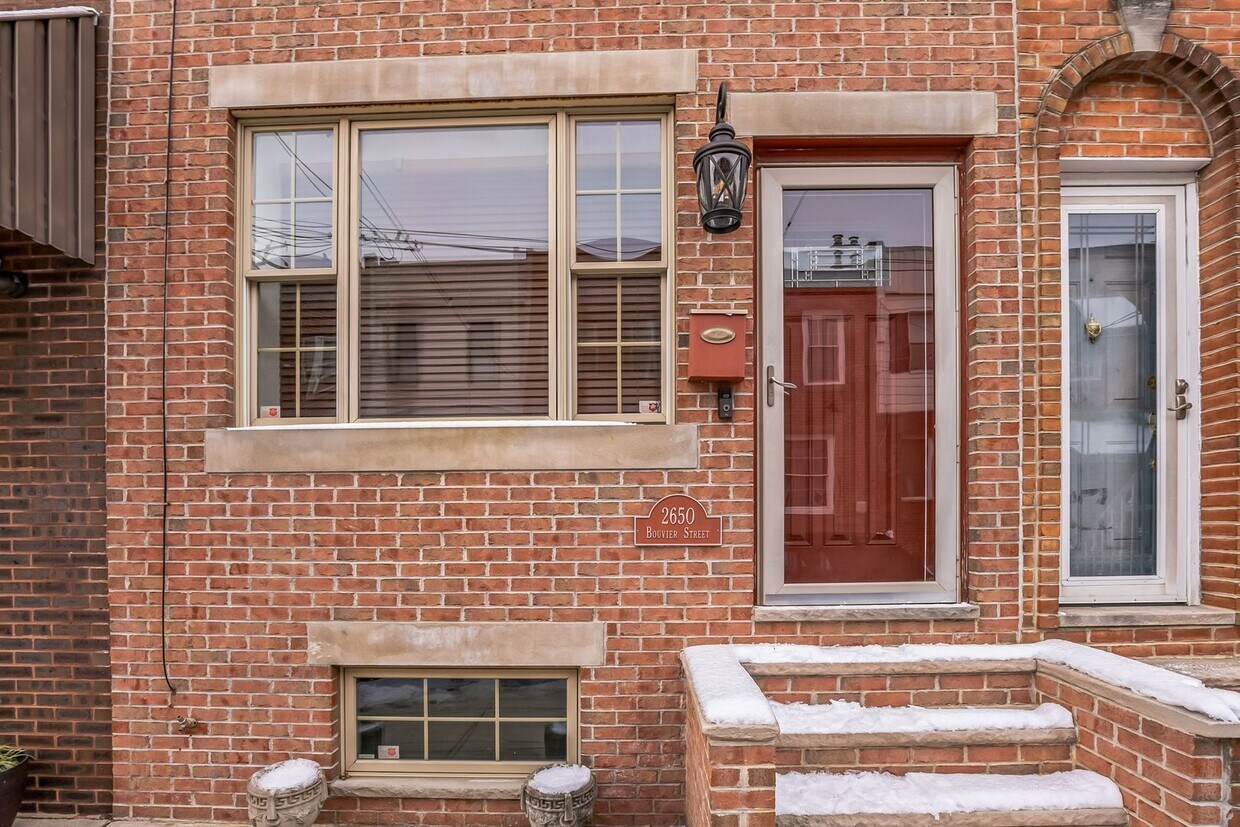 Primary Photo - Gorgeous three bedroom, 18th and Oregon, S...