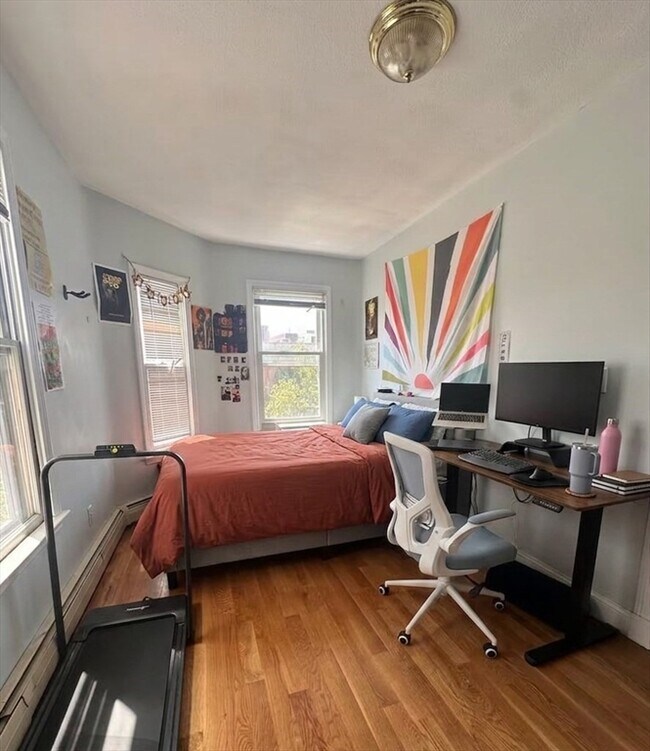 Foto del edificio - 359-361-361 Western Ave