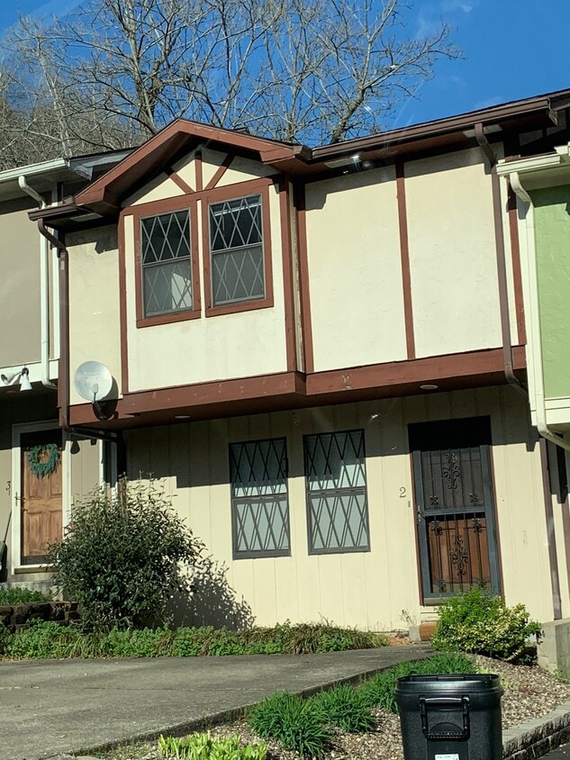 110 Lancelot Ct, Pikeville, KY 41501 Apartments in Pikeville, KY