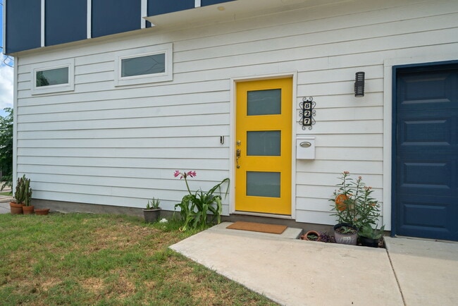 Building Photo - 827 S Palmetto Ave