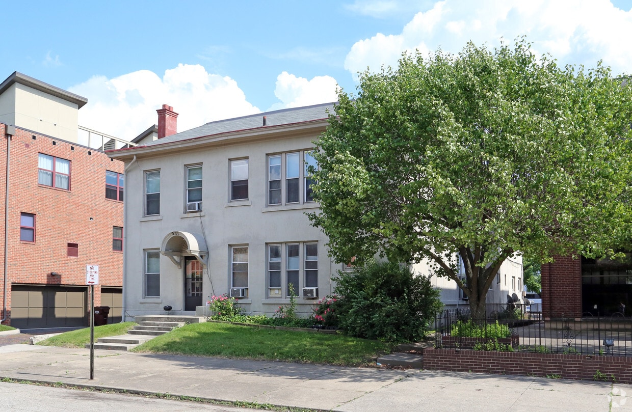 Building Photo - 571 E Rich St
