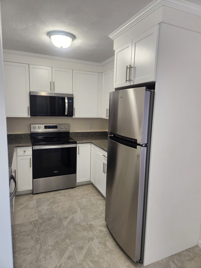 Cocina toda nueva. - Eastbay at Weymouthport