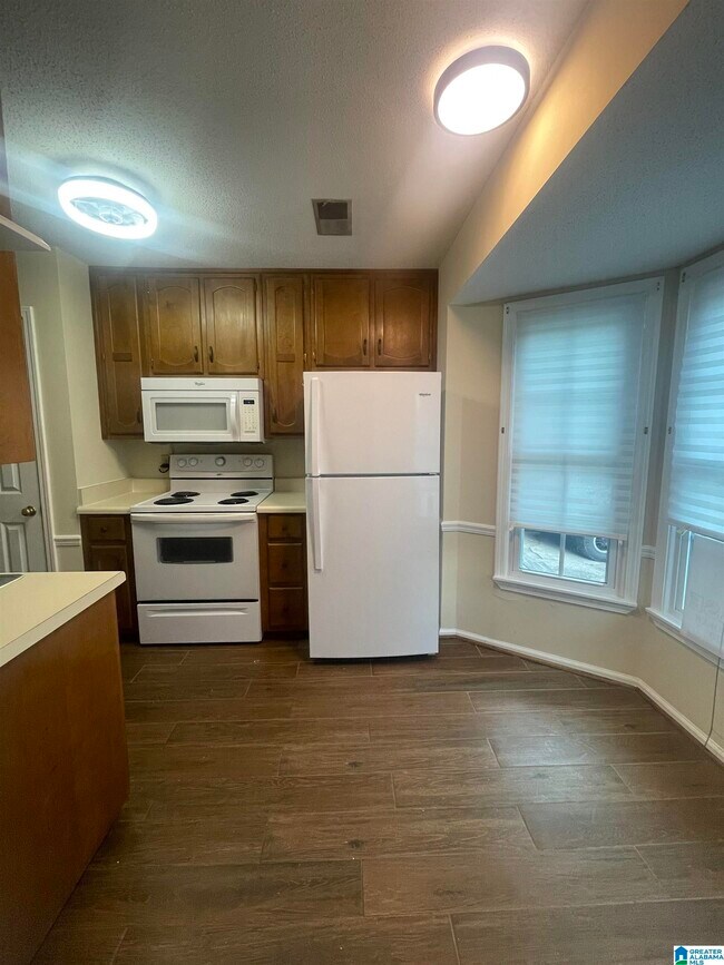 Foto del edificio - 716 Jamestown Ln