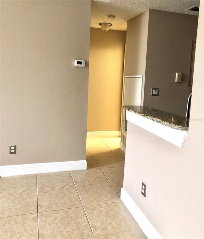 Building Photo - 1055 S Hiawassee Rd