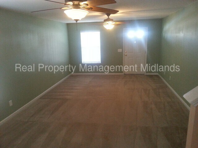 Building Photo - 913 Schofield Ln