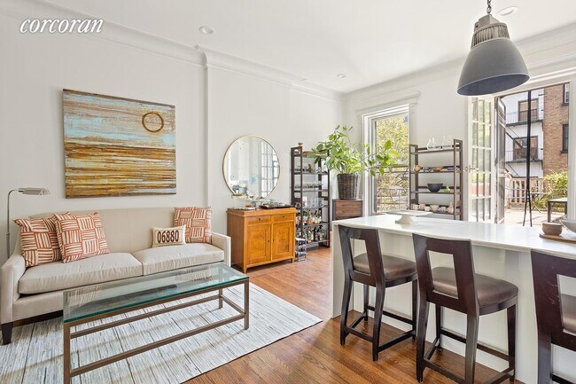 Foto del edificio - 57 Montgomery Pl