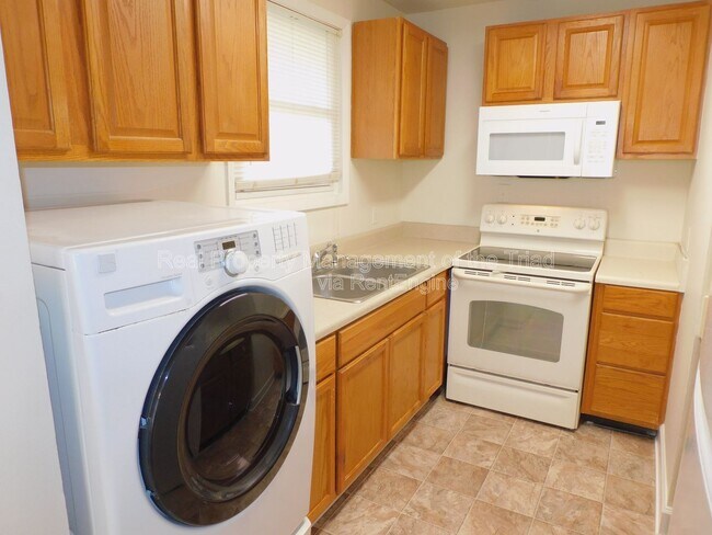 Foto del edificio - 2300 Willow Rd