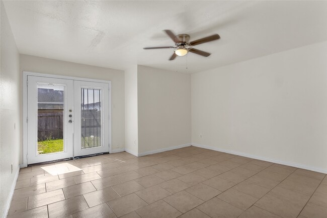 Building Photo - 6913 Chasewood Dr