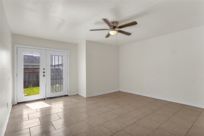 Foto del edificio - 6913 Chasewood Dr