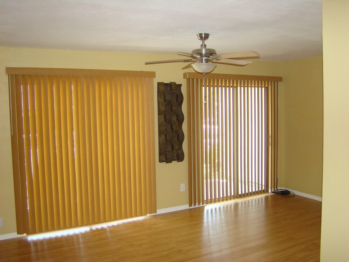 Primary Photo - 2820 S Bartell Dr
