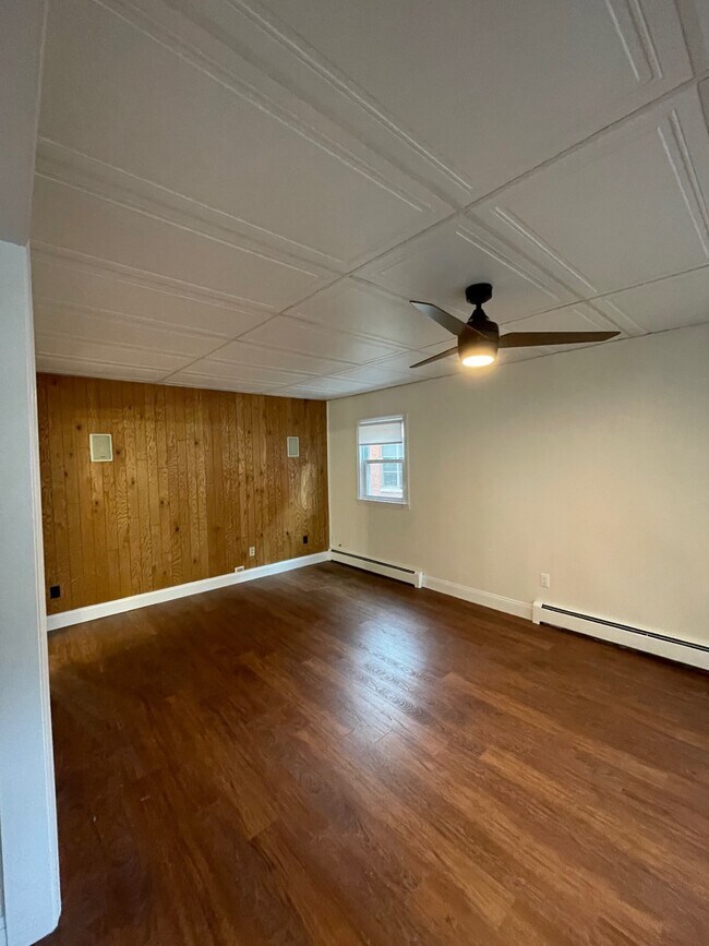 Living room - 281 Hamlet St