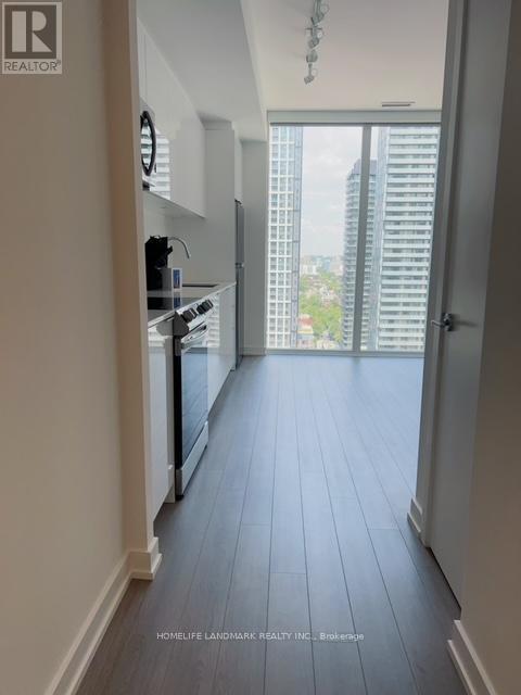 Photo du bâtiment - 357-2357 King St W