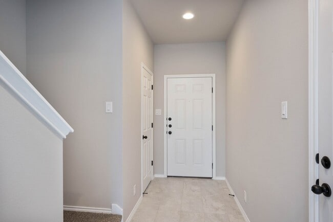 Building Photo - 8611 Valentina Wy