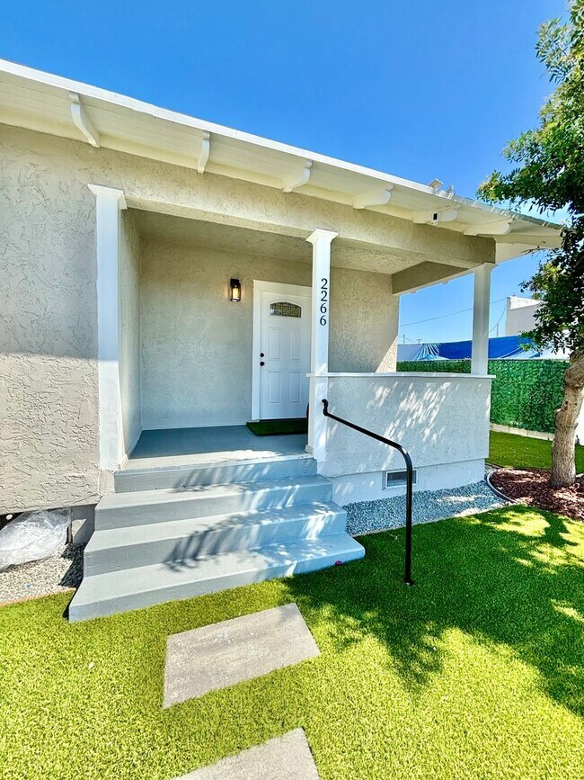 Foto del edificio - Beautiful Logan Heights Remodeled House