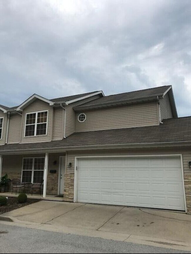 1309 Baron Ct, Valparaiso, IN 46383 Townhome Rentals in Valparaiso IN