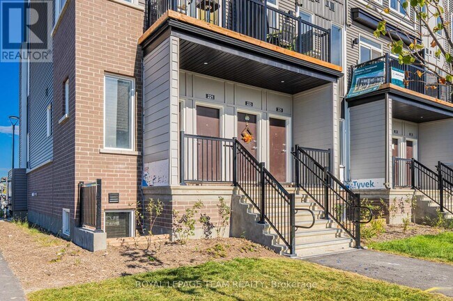 Building Photo - 805 Utopie Private