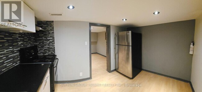 Photo du bâtiment - 1 Columbine Ave