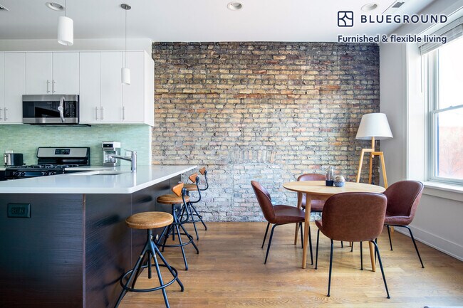 Foto del edificio - 3707 N Southport Ave