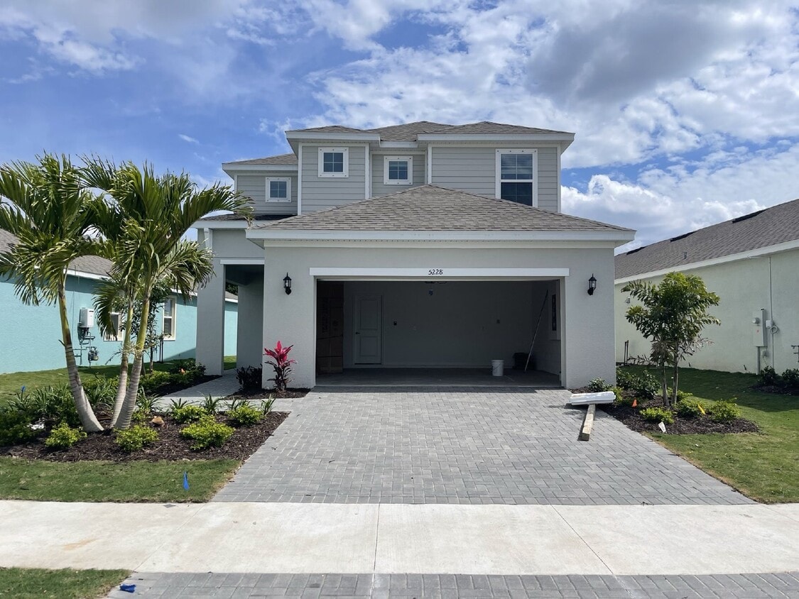 Primary Photo - "Spacious 4-Bedroom Oasis with 3 Full Bath...