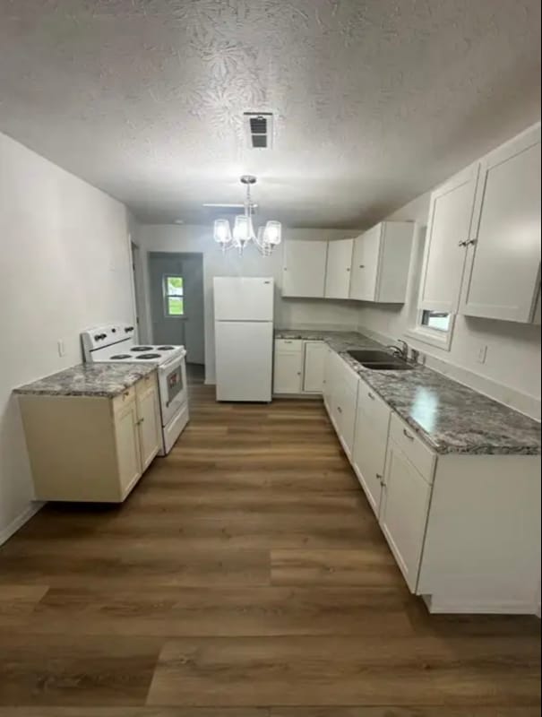 Foto del edificio - 16625 S Broadway St