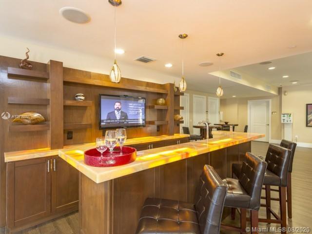 Foto del edificio - 9365 SW 77th Ave