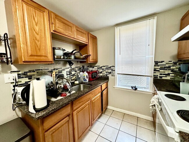 Photo - 335 Lawn St House