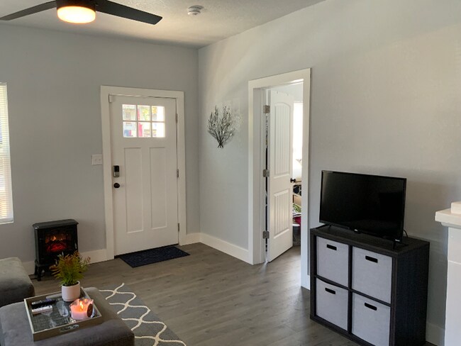 Foto del edificio - 276 W Pine Ave