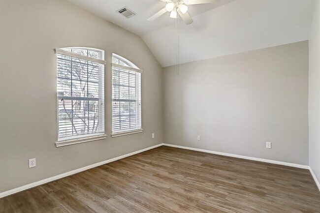 Building Photo - 11 N Star Ridge Cir