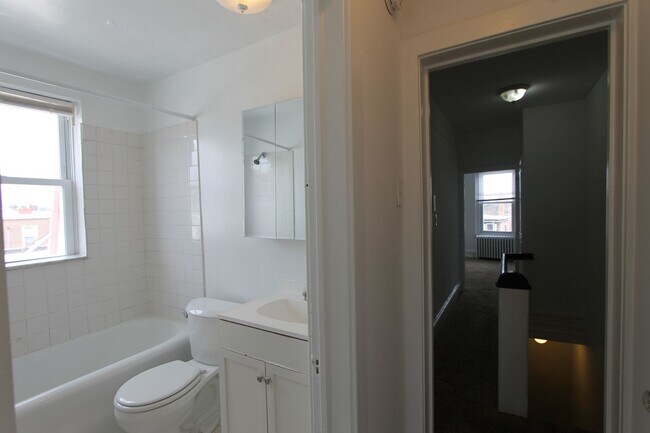 Foto del edificio - 7118 Germantown Ave