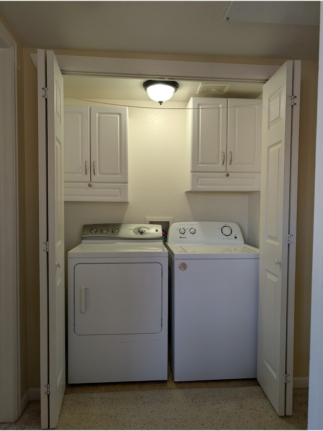 Foto del edificio - 2631 E 15th St