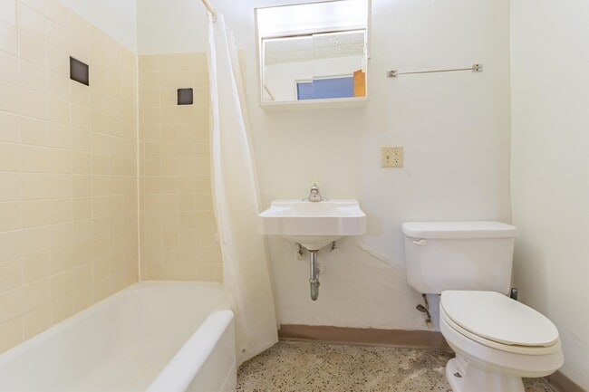 Foto del edificio - 2441 Holmes St