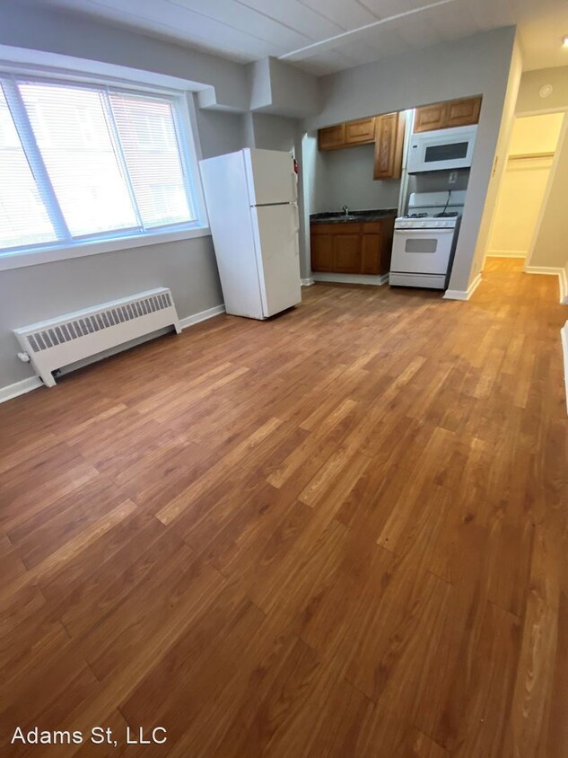Foto principal - 5672-5678 W Adams St