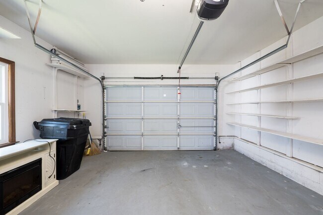 Foto del edificio - Beautiful Ranch in Pine Meadows | Water View