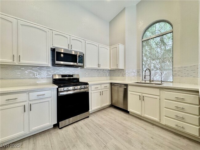 Building Photo - 24 Myrtle Beach Dr