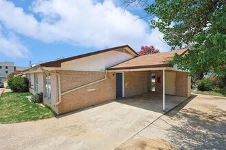 Building Photo - 2637 W Randol Mill Rd