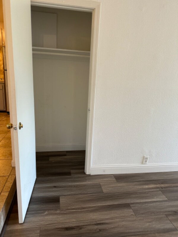 Foto del edificio - 2405 Wurth Ct