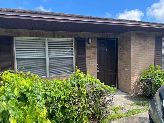 Building Photo - 101 Lake Hunter Dr