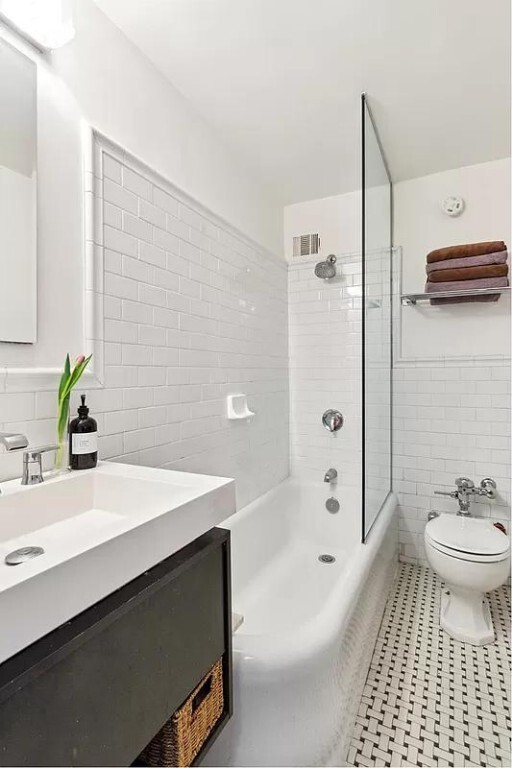 Foto del edificio - 300 W 23rd St