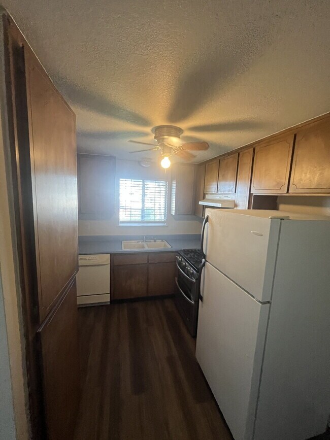 Foto del edificio - Charming 3-Bedroom Retreat with 2 Full Baths in Dayton's Serene Setting