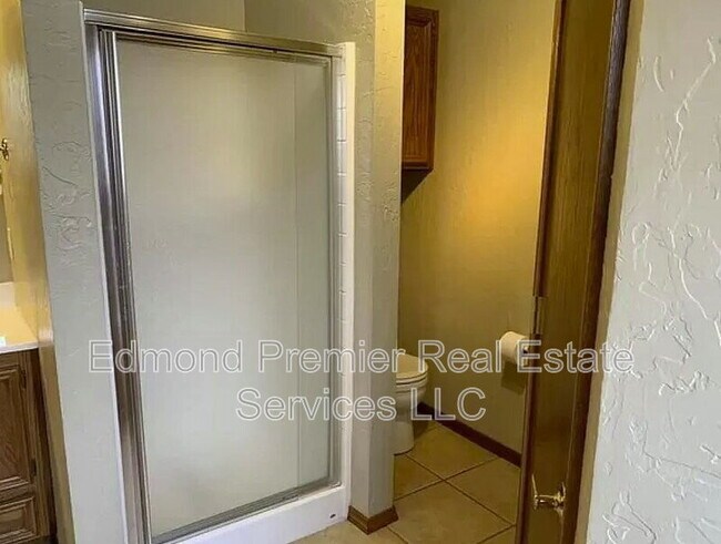 Foto del edificio - 213 Willow Branch Rd